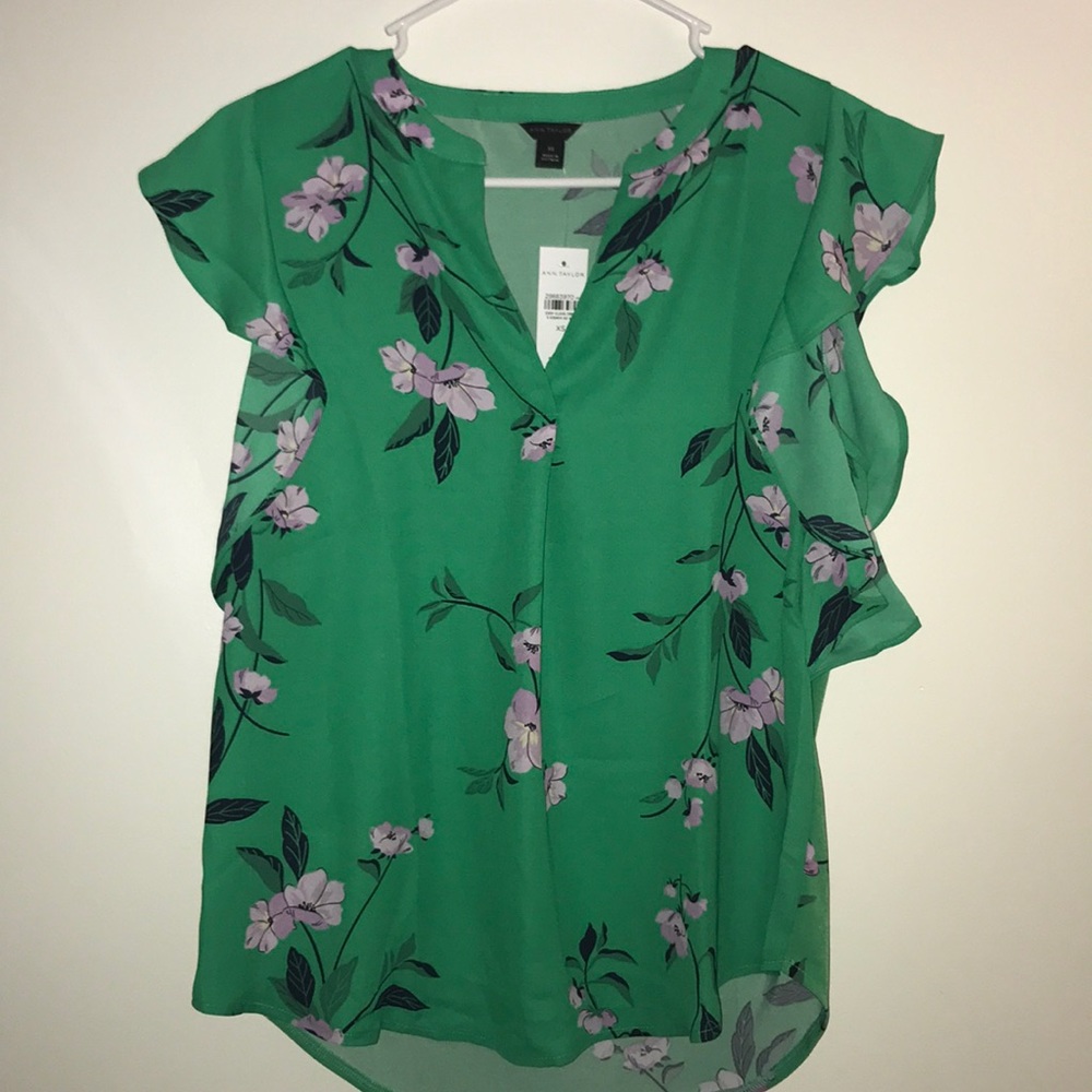 Ann Taylor NWT Floral Ruffled Blouse